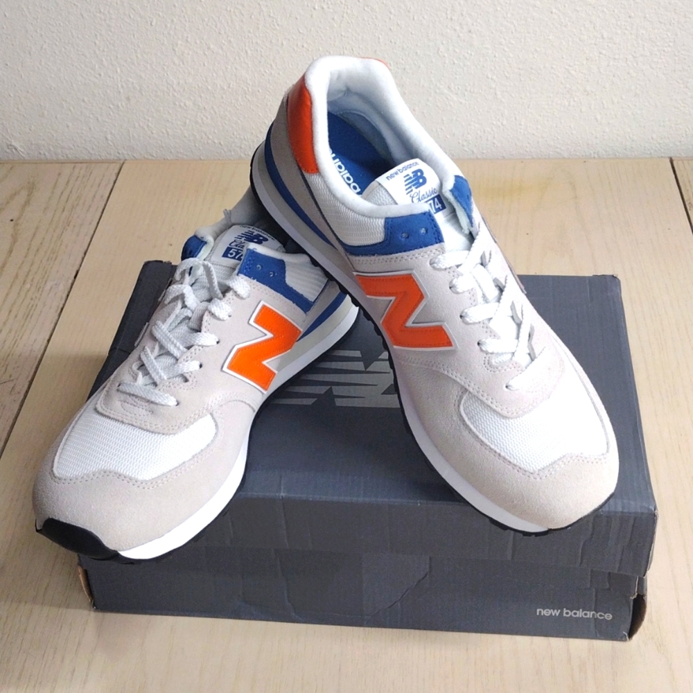 New Balance ML574SMG Classic Sneaker!